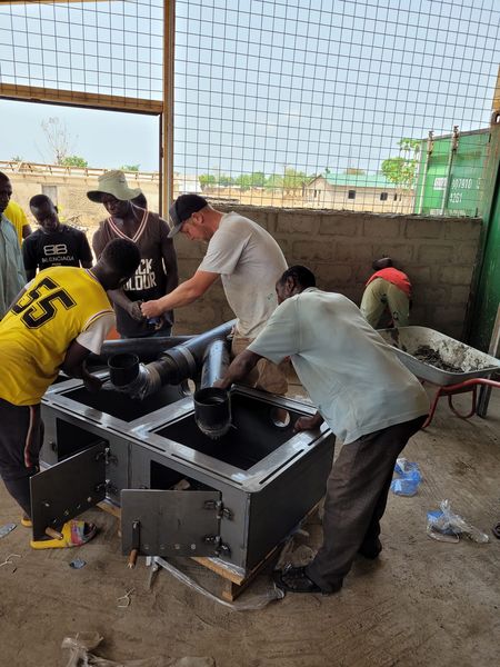 Togo Ofenmontage 226.jpg